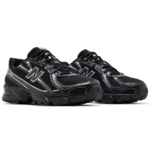 New Balance 740 | Black